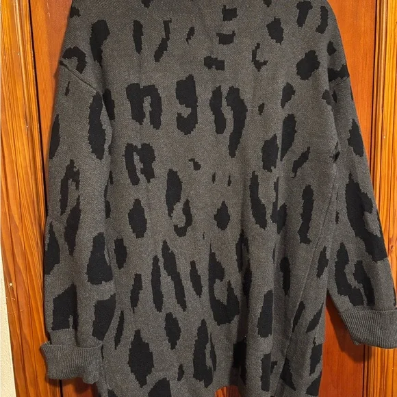 MEROKEETY Black and Grey Leopard Print Cardigan EUC - Picture 4 of 4